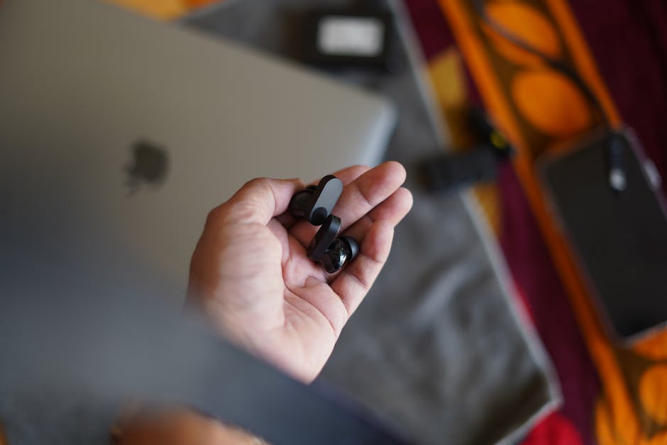 TWS earbuds charging