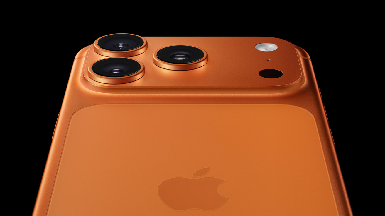 Apple-iPhone-17-Pro-camera-close-up-250909-lp.jpg.landing-big_2x