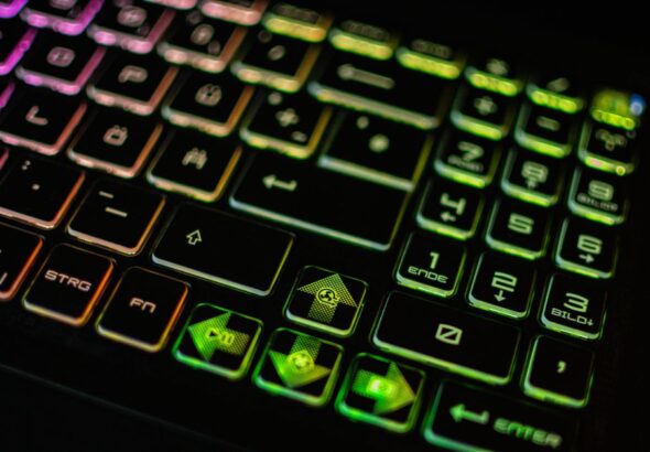 laptops-pcs-1786425903383