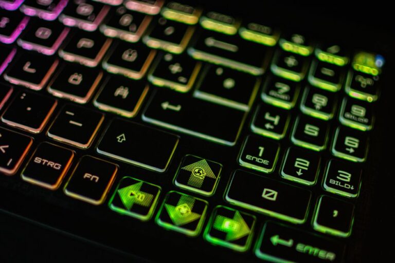 laptops-pcs-1786425903383