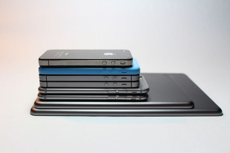 smartphones-1787909969578